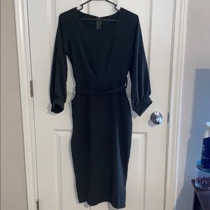 Green quarter-sleeve dress with pockets